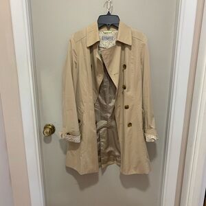 Les Mues Classic Tan Women's Trench Coat